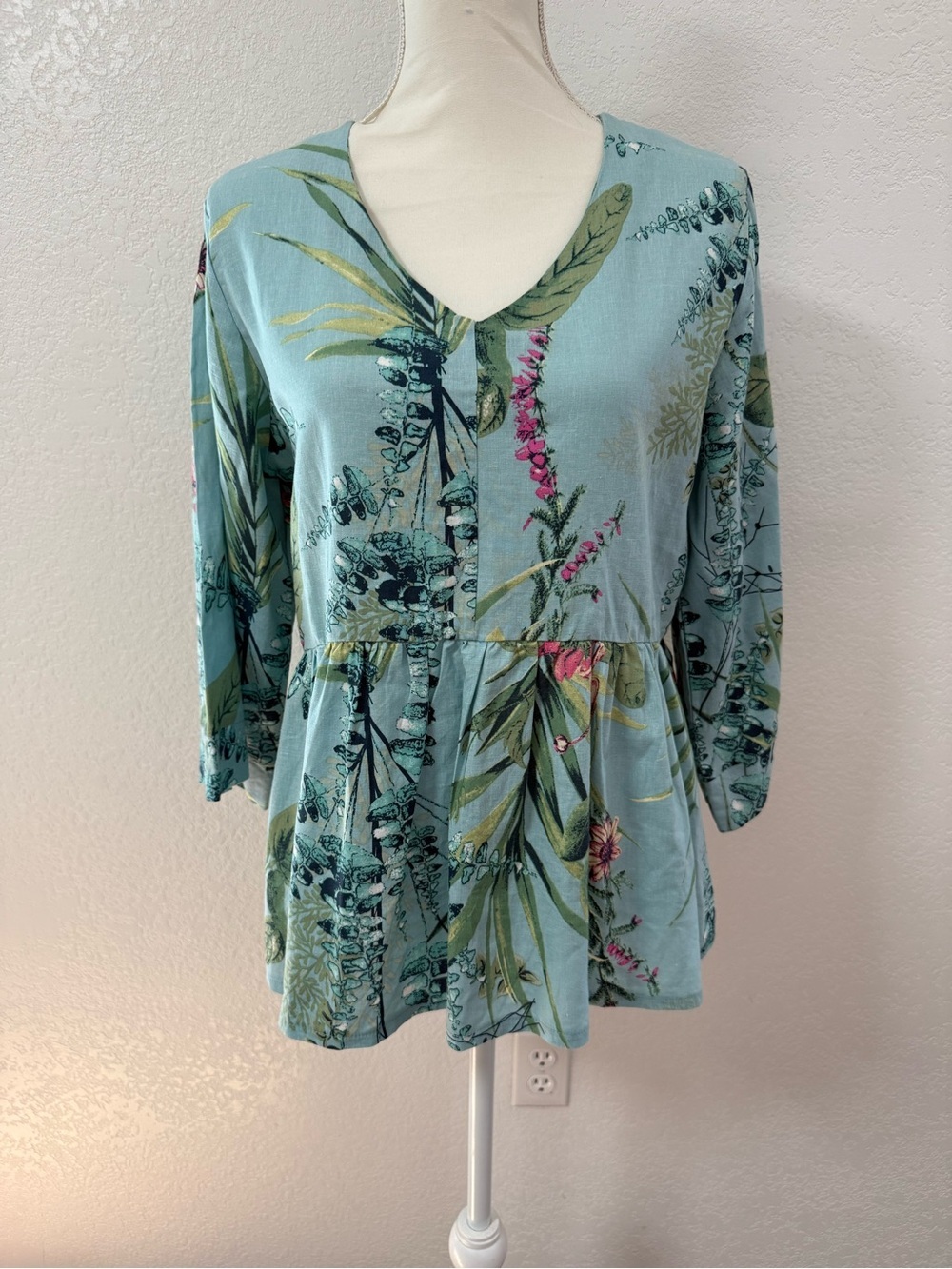 KAKTUS Tunic Blouse Blue Floral V-Neck 3/4 Bell Sleeve Woven Linen S